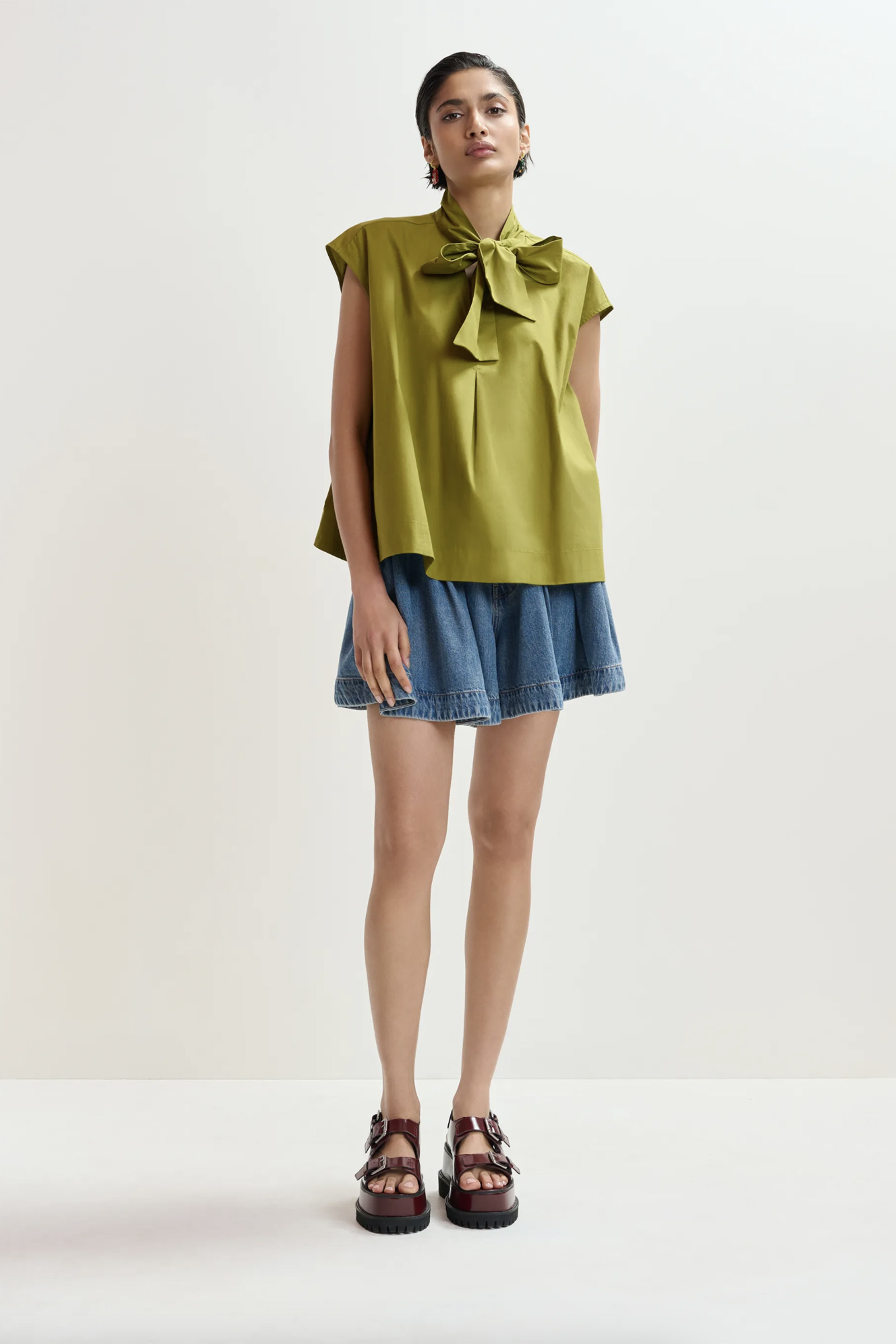 Dames blouse mouwloos groen
