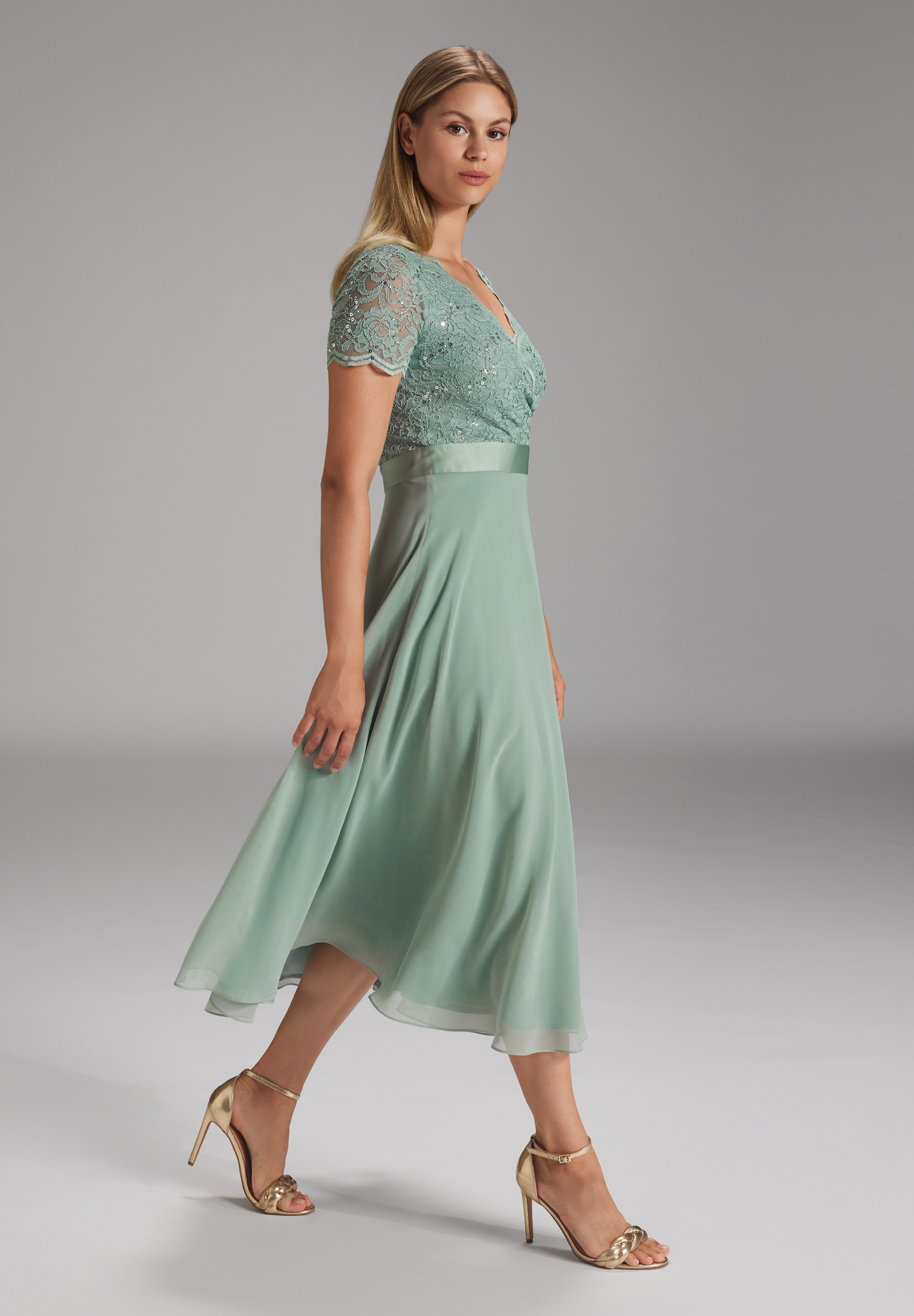 Swing Spitzen-Chiffon-Kleid mit Taillenba soft green 5