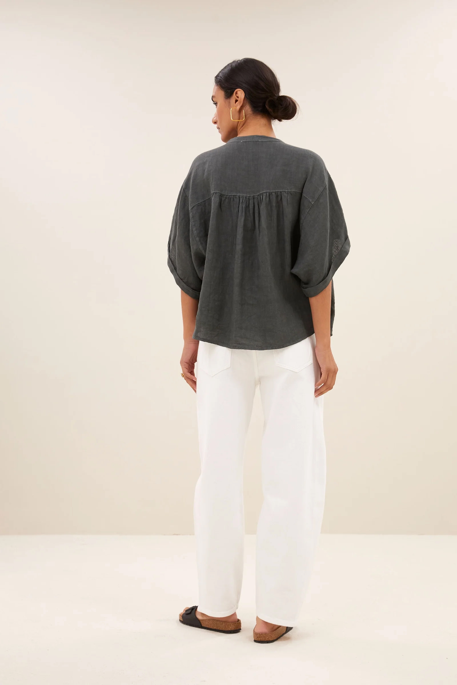 By Bar Axel linen blouse Grijs-1 4