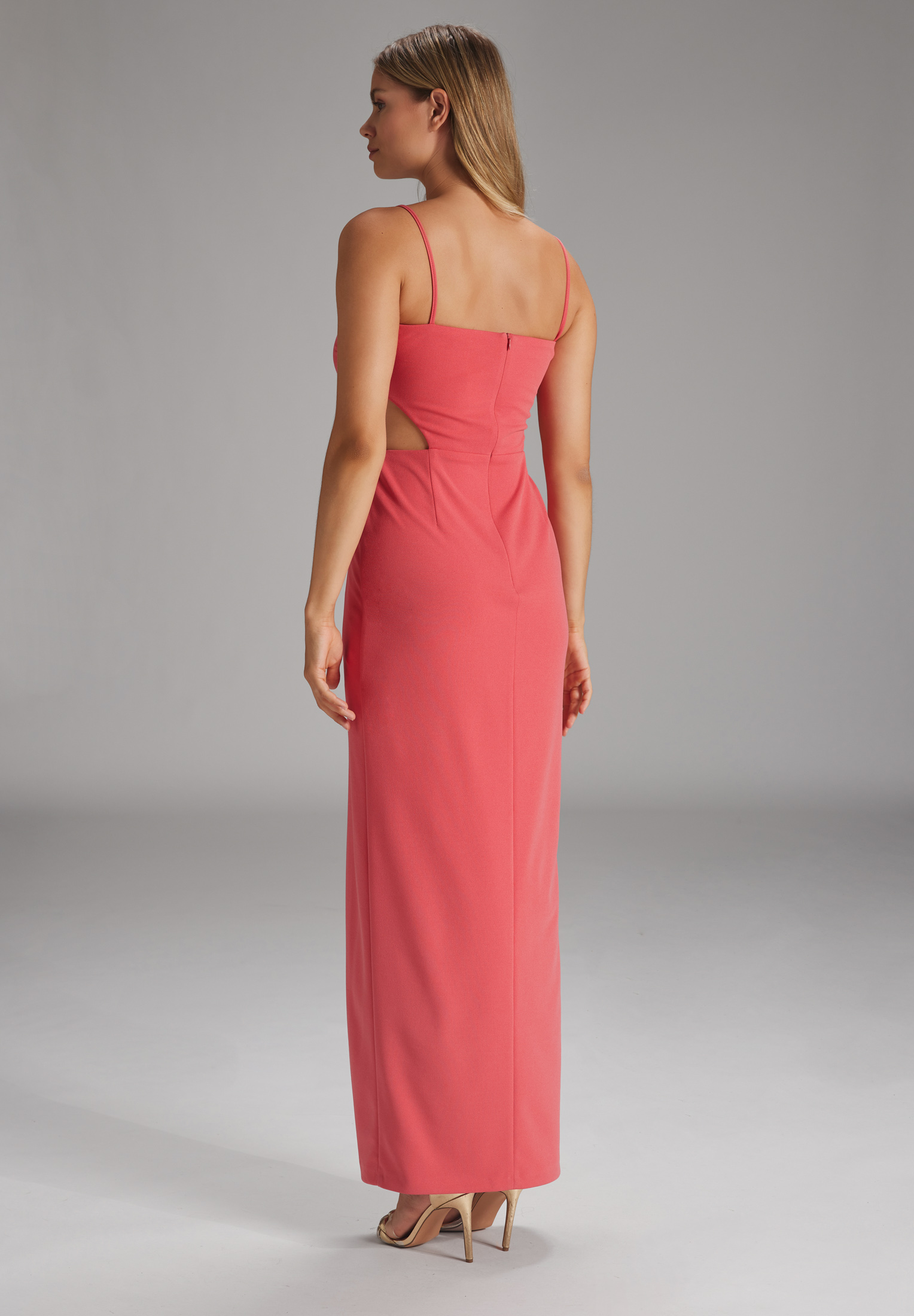 Swing Langes Cut-out-Kleid mit Beinschlit melon pink 3