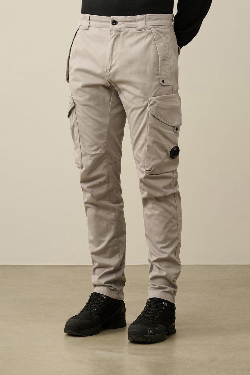 C.P. Company STRETCH SATEEN ERGONOMIC LENS UTILITY PANTS Grijs-1 2