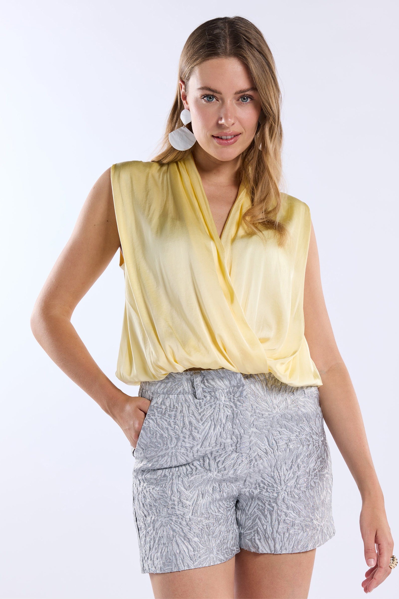 Dames short zilver