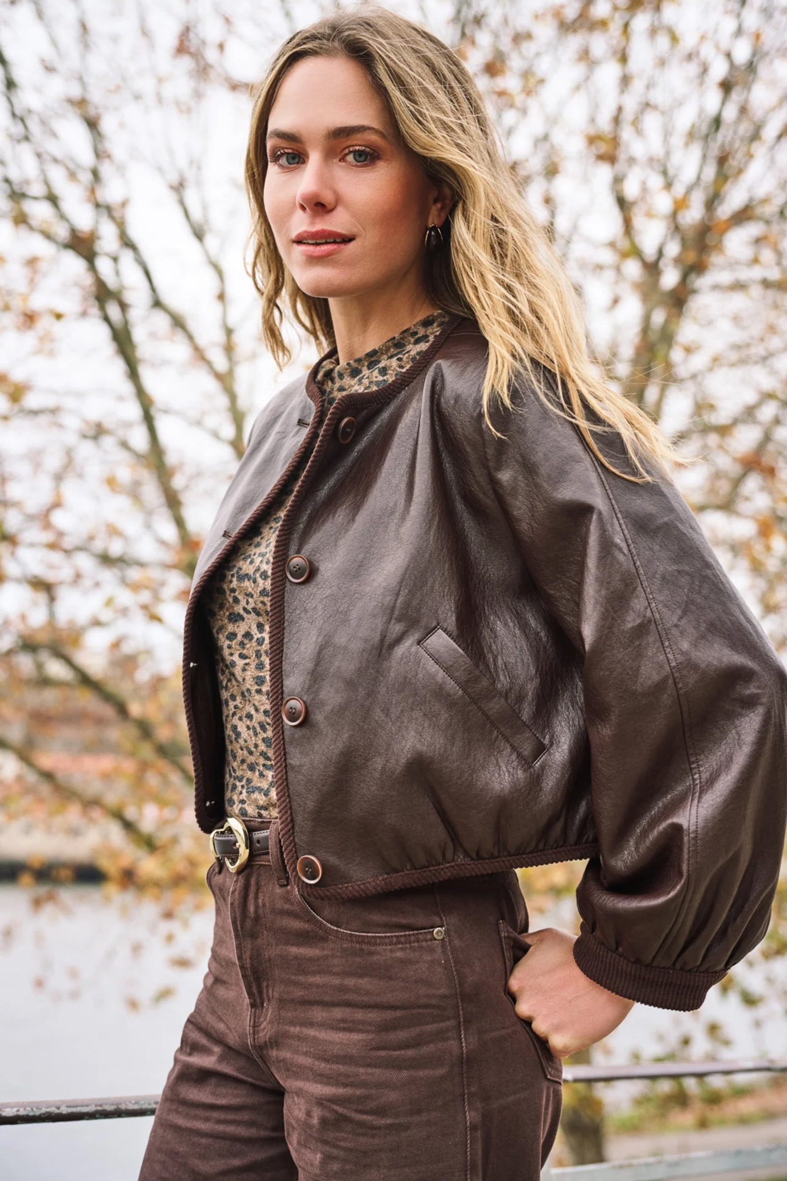 Dames blouse korte mouw bruin