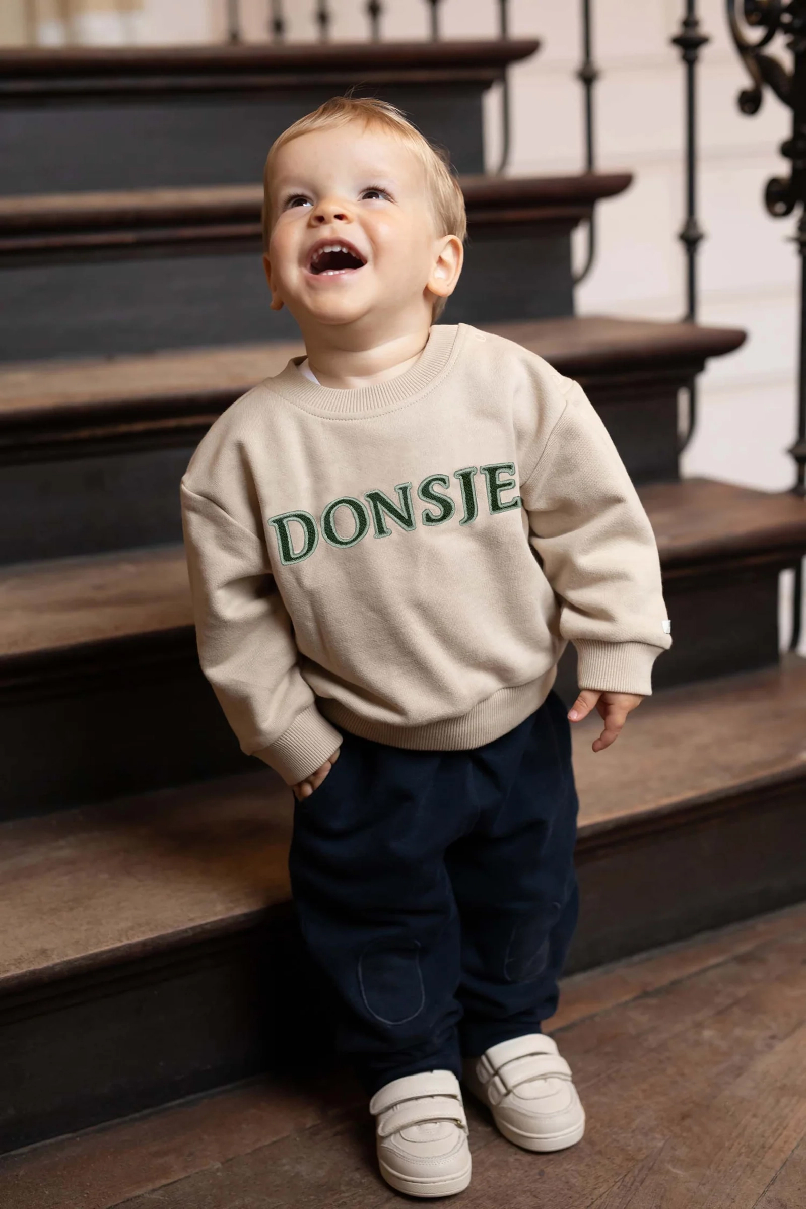 Donsje Amsterdam Bouke sweater Bruin 4100900 Truien & Vesten