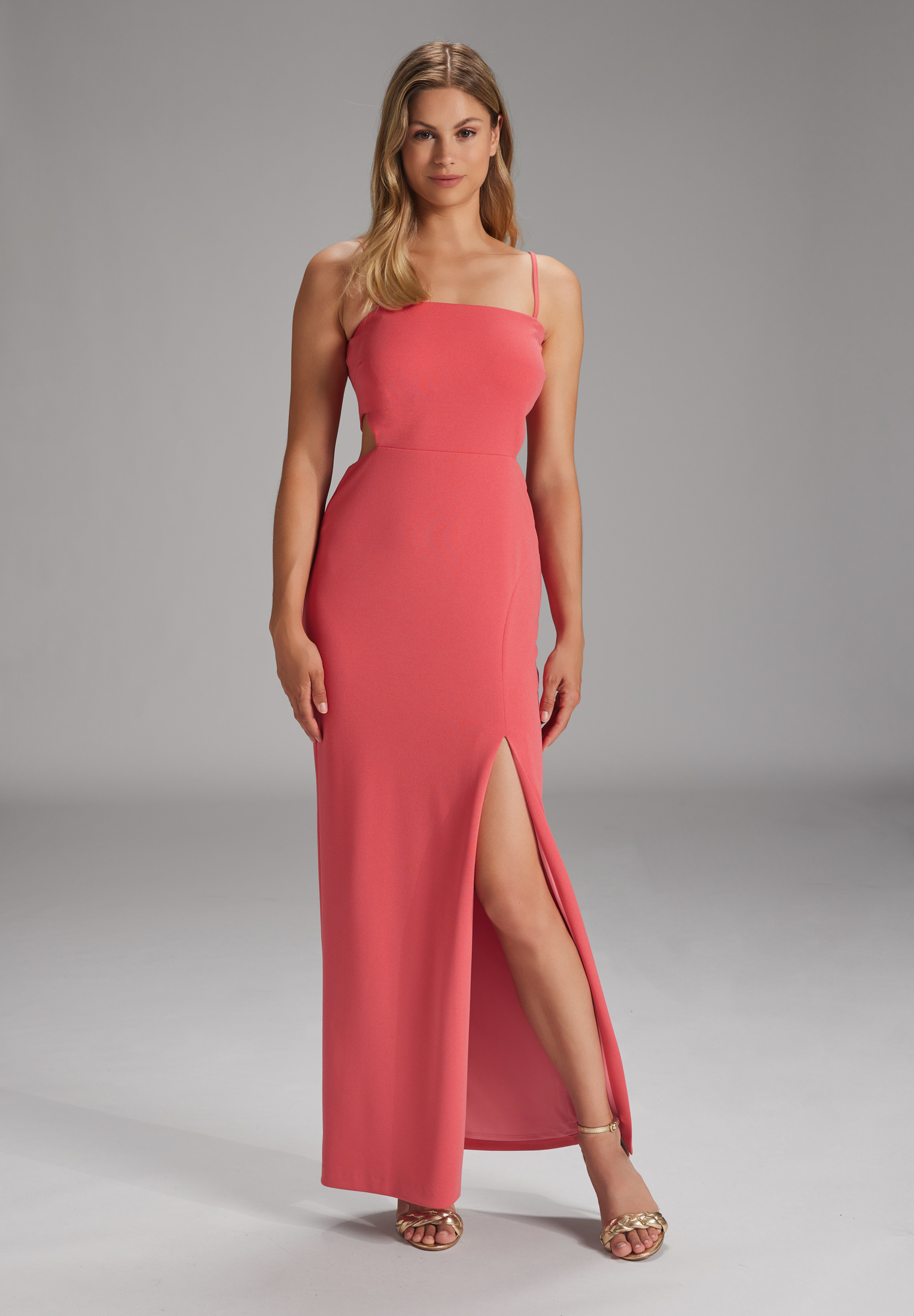 Swing Langes Cut-out-Kleid mit Beinschlit melon pink 4