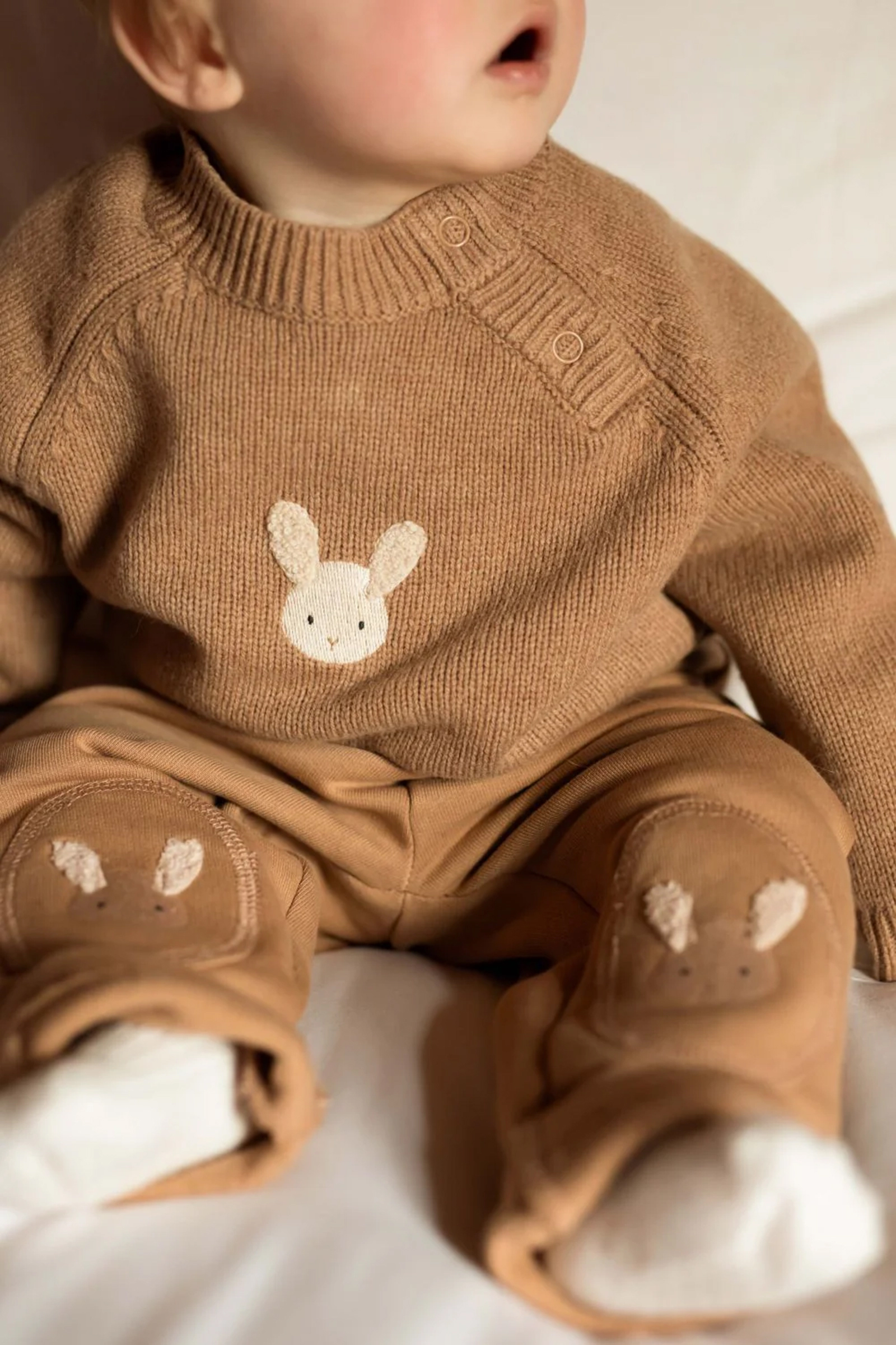 Baby trui bruin