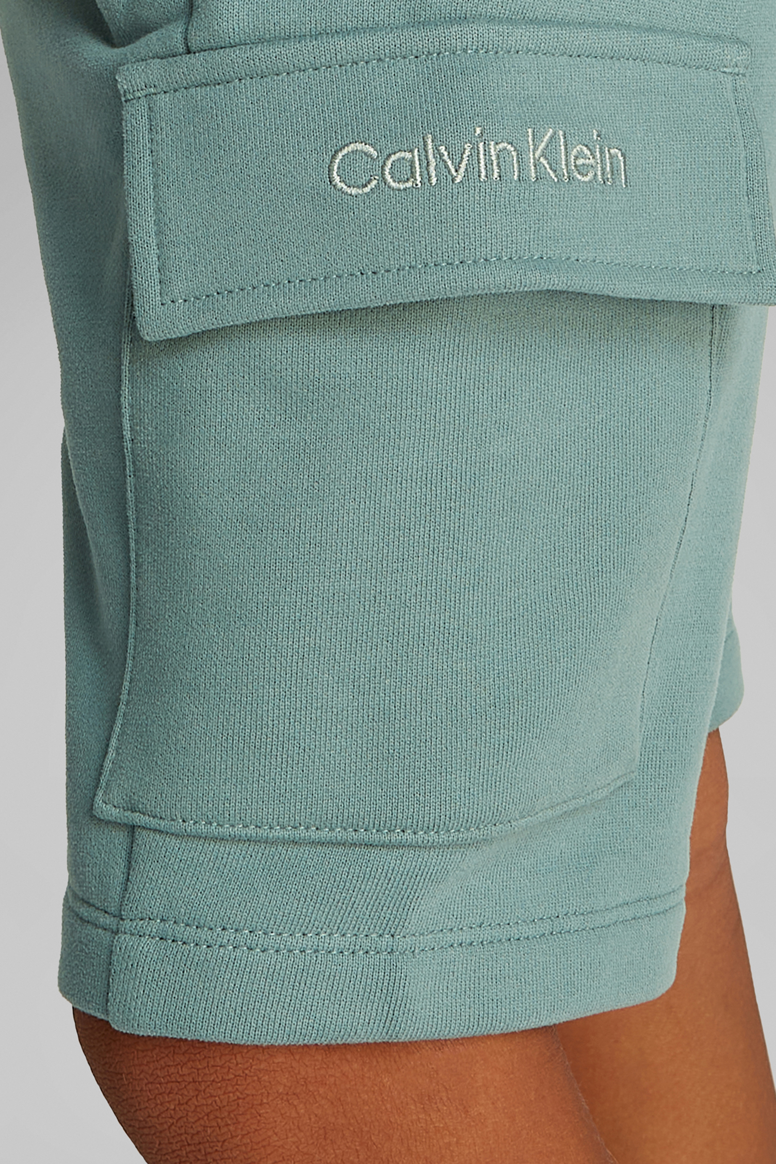 Calvin Klein Peached terry cargo shorts Groen-1 3